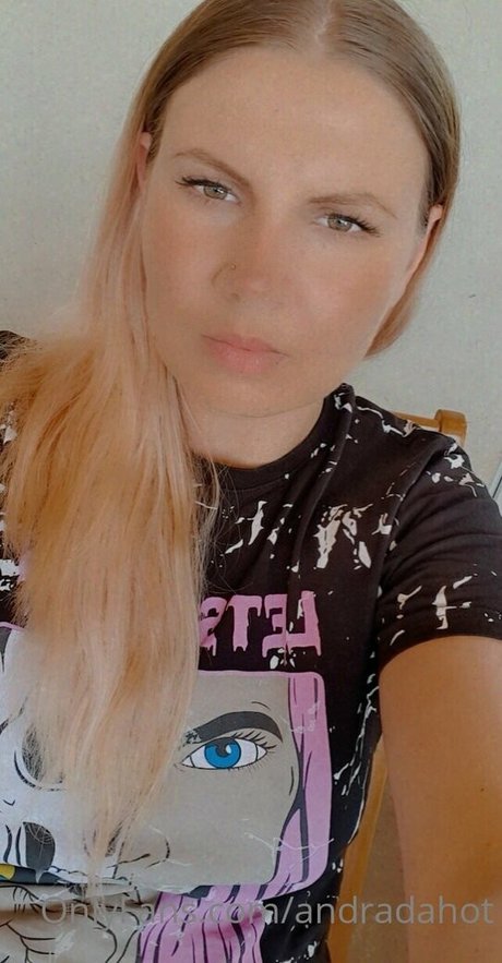 blonde babe onlyfans hd images