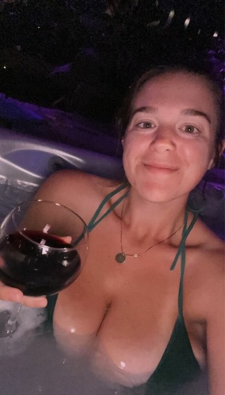 Hannah F high quality star picture