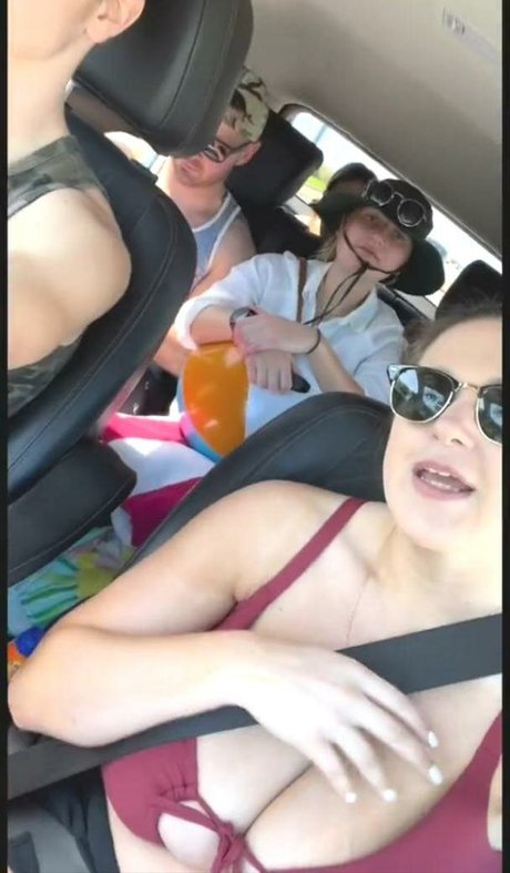 Hannah F naked pornstar images