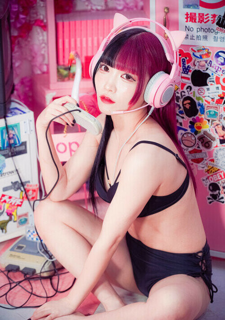 goth pawg onlyfans top pic