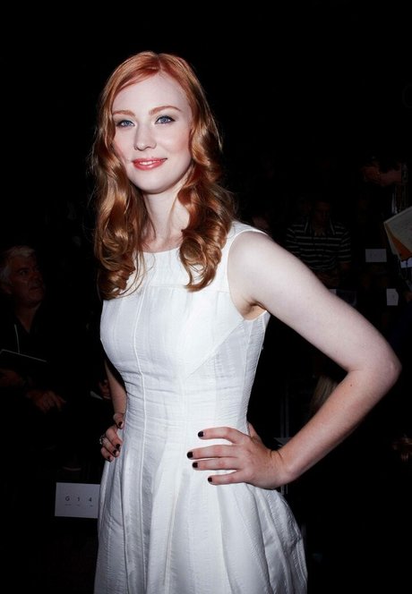 Deborah Ann Woll star adult pics