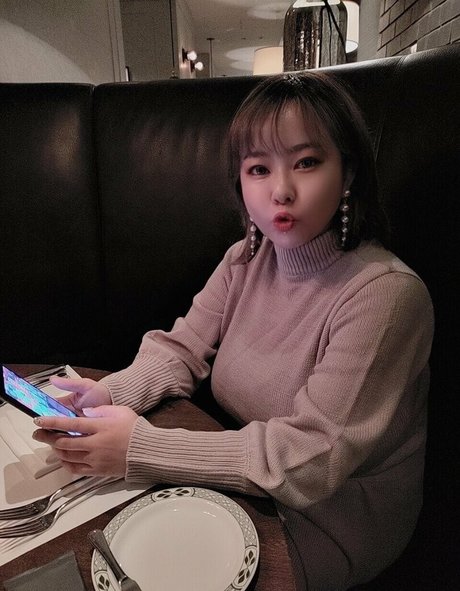 Pchan666 nude model images