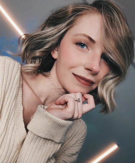 Missclick Gaming model porn galleries