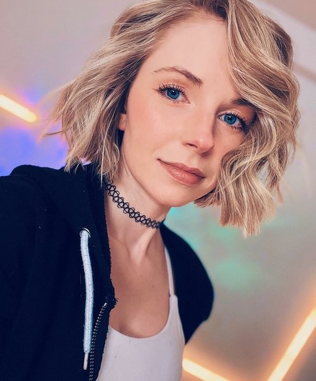 blonde shemale onlyfans exclusive archive