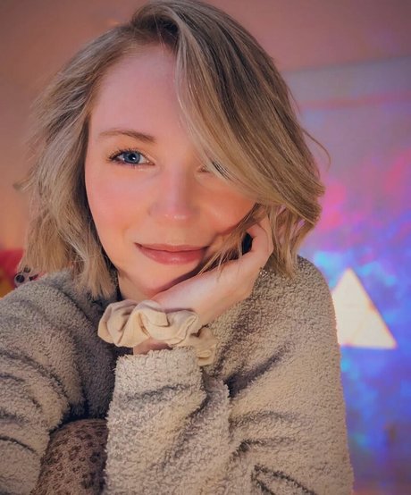 Missclick Gaming xxx pornstar photo