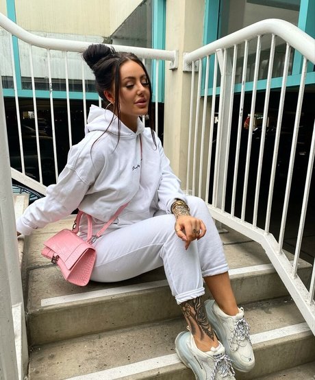 Beckie Holloway model naked gallery