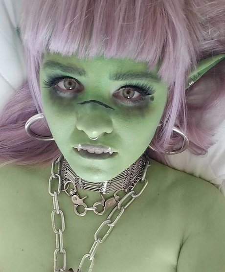 Sleeves The Goblin pornstar naked pic