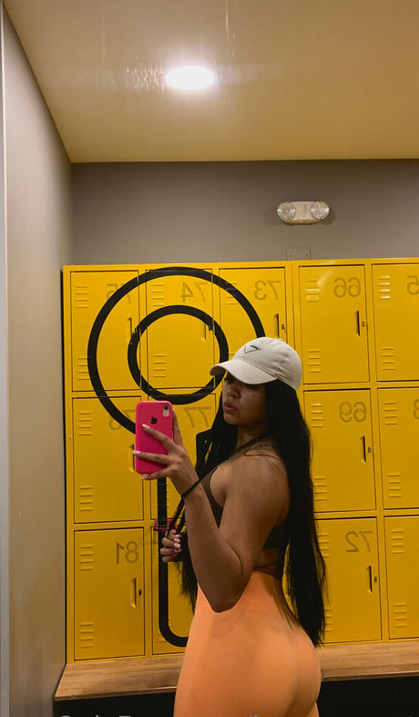 laura secret nice actress picture