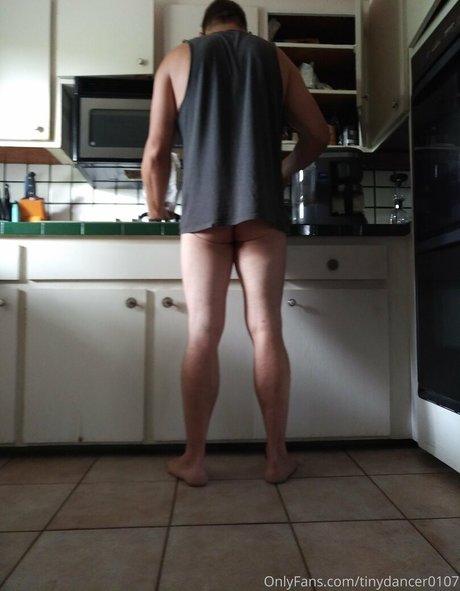 tinydancer0107 pornstar erotic photo