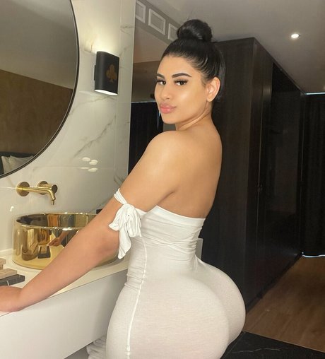 dominique jane best star photo