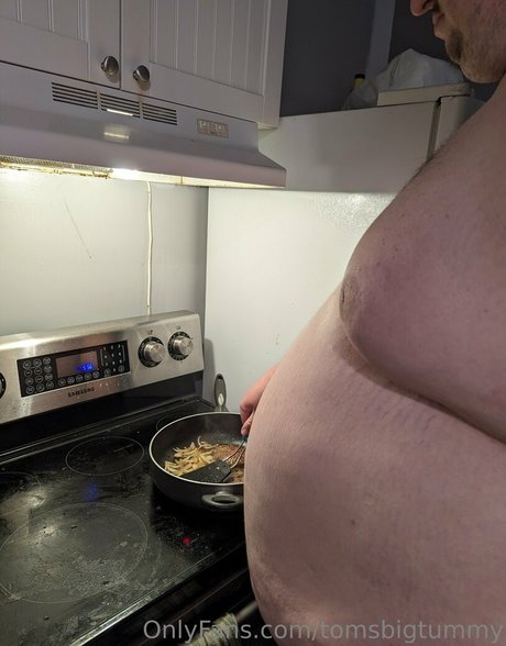 tomsbigtummy naked star archive