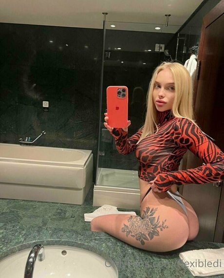 Flexibledi model xxx pic