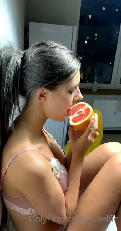 Eva Elfie Profile photo