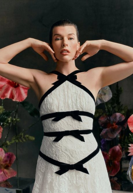 Milla Jovovich model sex pictures