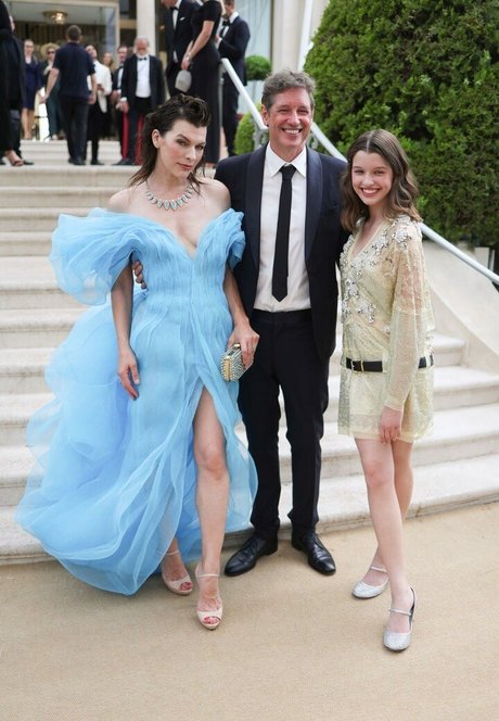 Milla Jovovich nudes star img