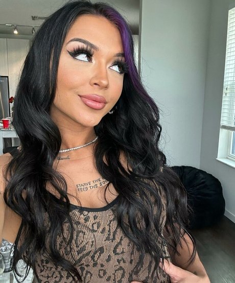 Cora Jade pornographic star pic