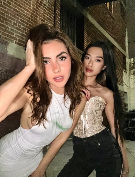 BotezLive pornstar hot img