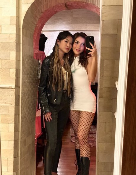 BotezLive model nudes pic