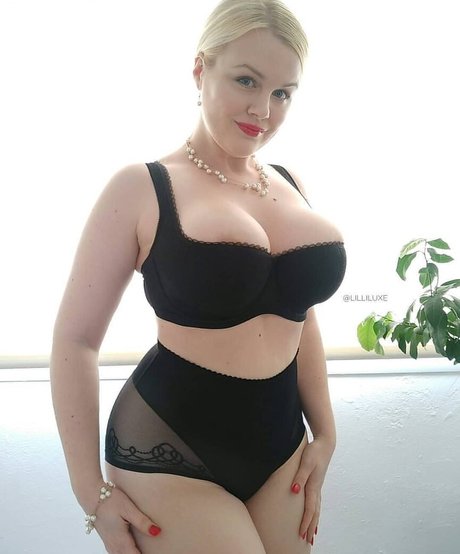 busty redhead teen onlyfans porno pics