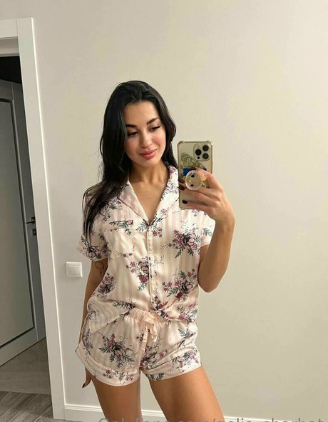 milf onlyfans hot sexy pic