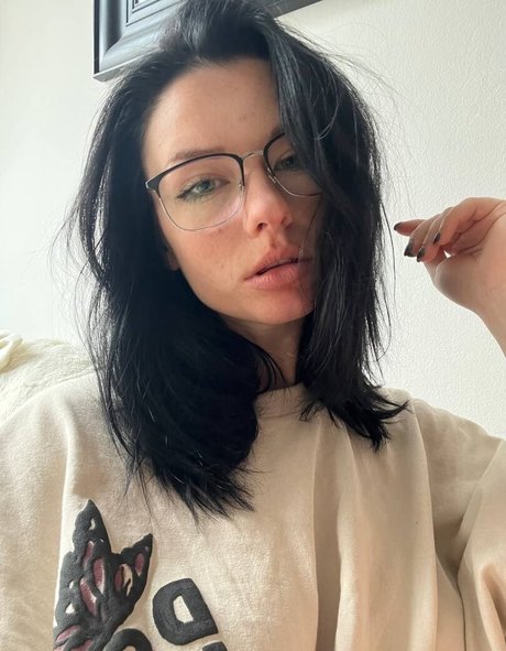 innervus star naked galleries