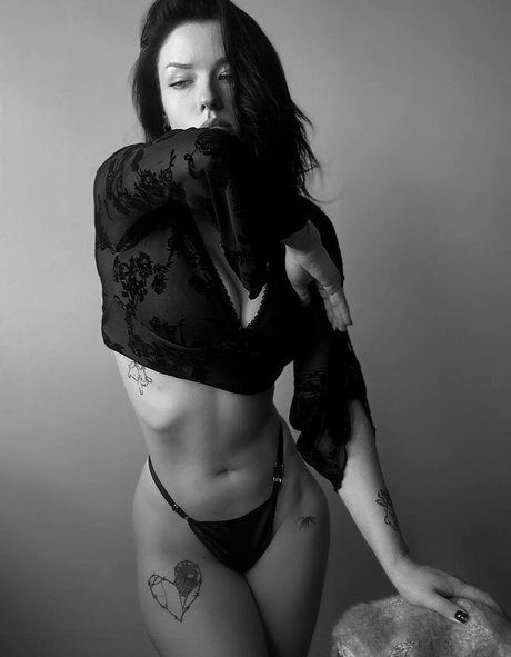 one onlyfans hot naked picture