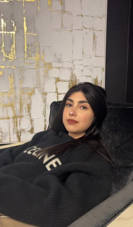 Alexa Mansour perfect star photo