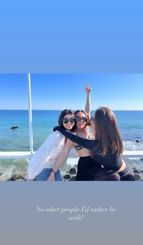 Alexa Mansour pornstar hot img