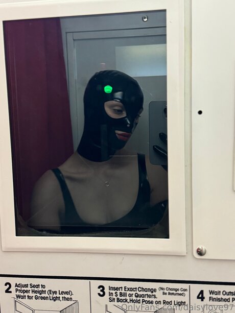 DaisyLove97 pornstar adult archive