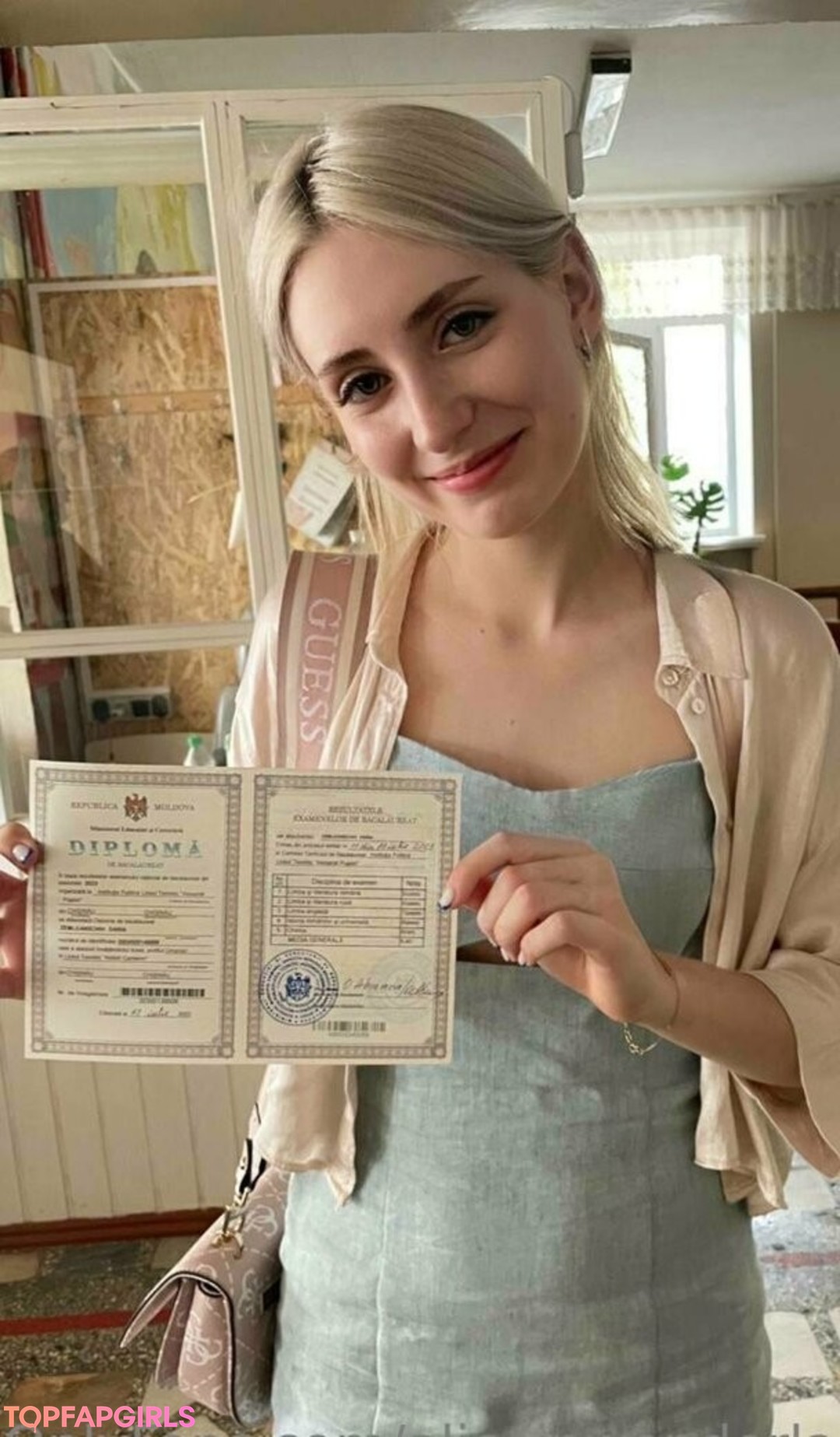 aliceinwonderland xo pretty actress images