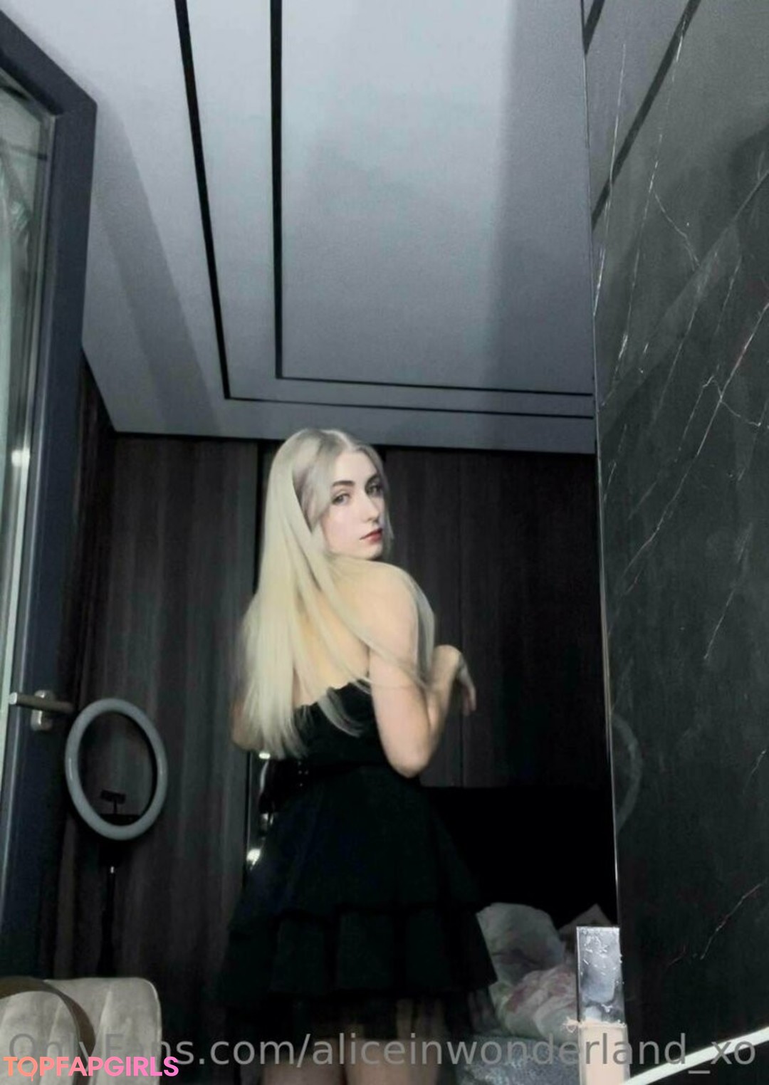 aliceinwonderland xo pretty model picture