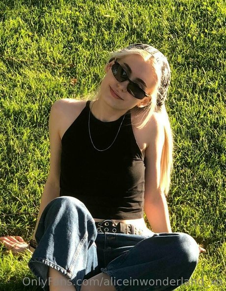 aliceinwonderland xo hd pornstar image