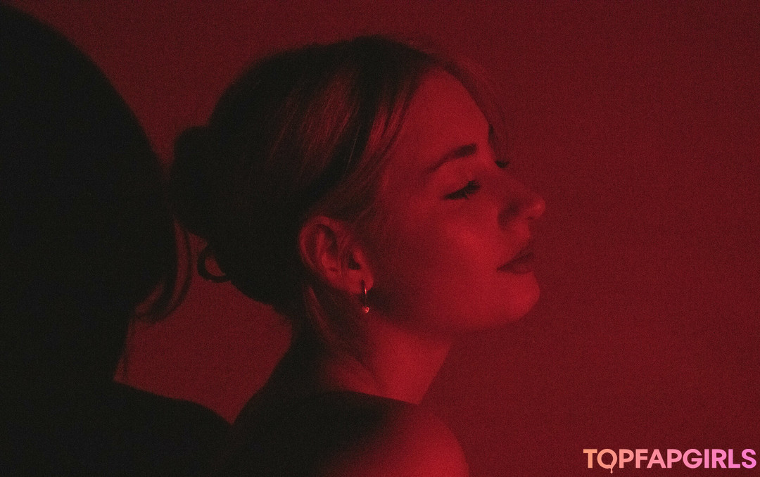 aliceinwonderland xo nude star pictures