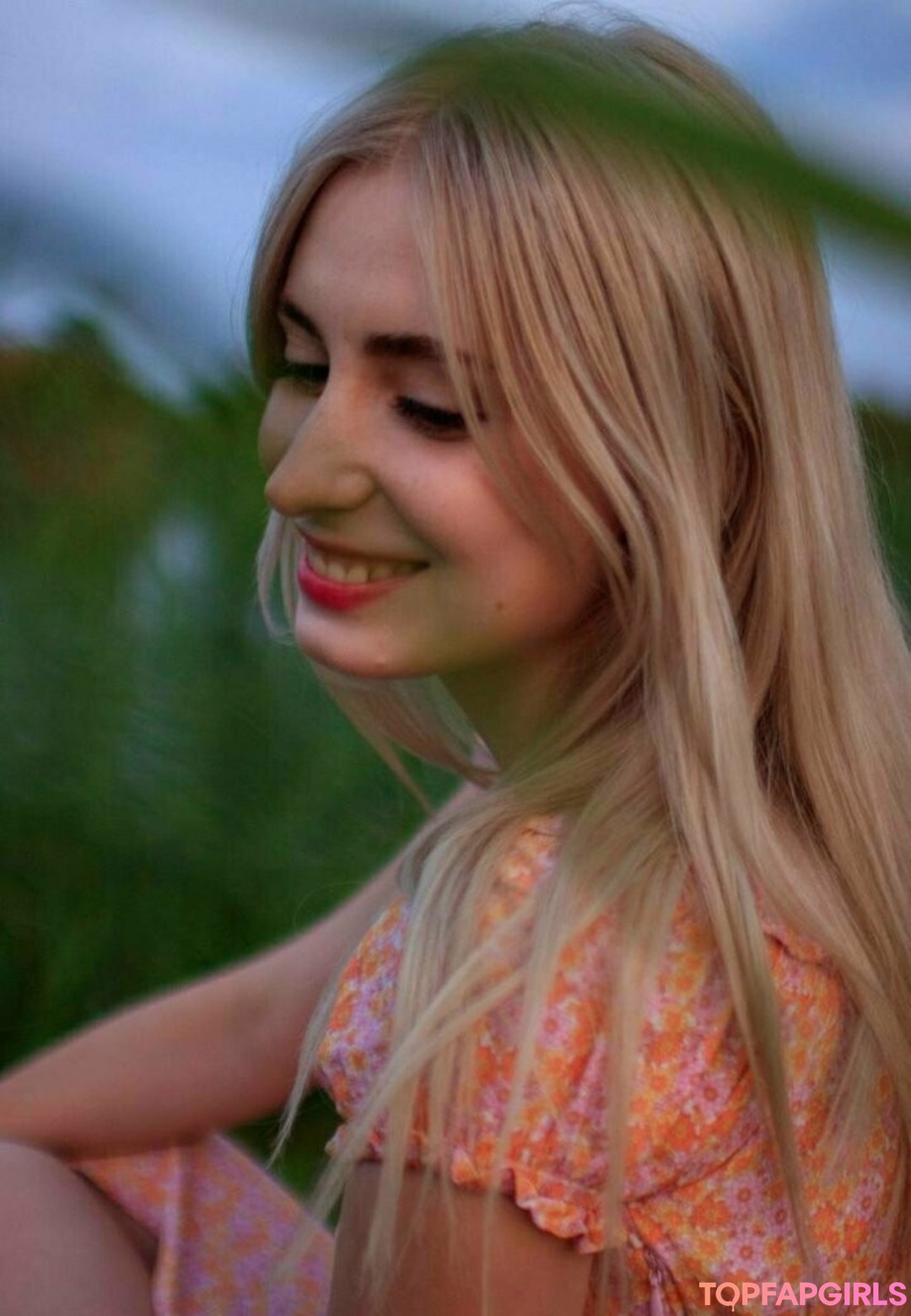 aliceinwonderland xo top actress picture