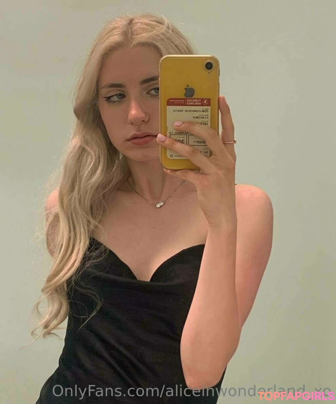 aliceinwonderland xo pornstar photo