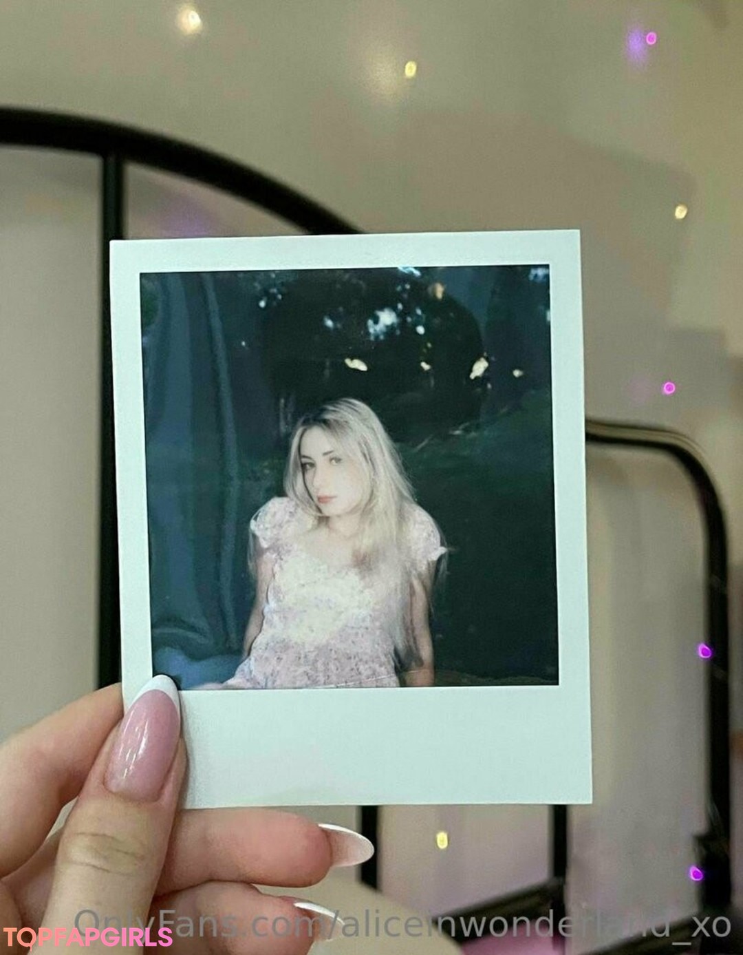 aliceinwonderland xo nudes star pics