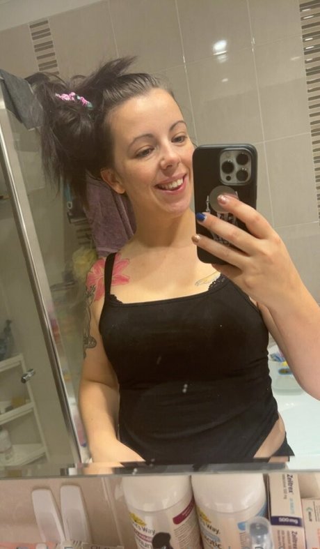 shemale handjob onlyfans porno picture