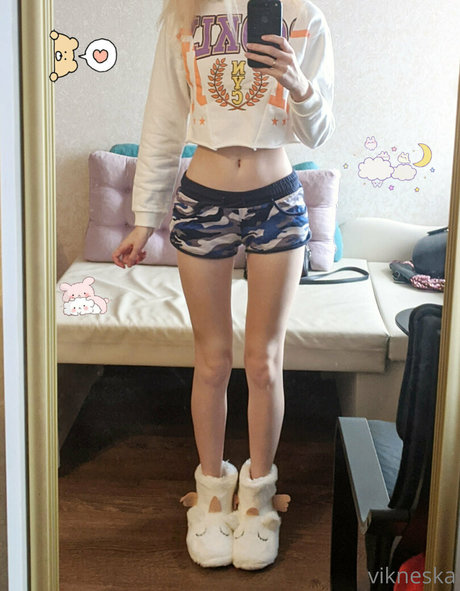 vikneskafree star nude img