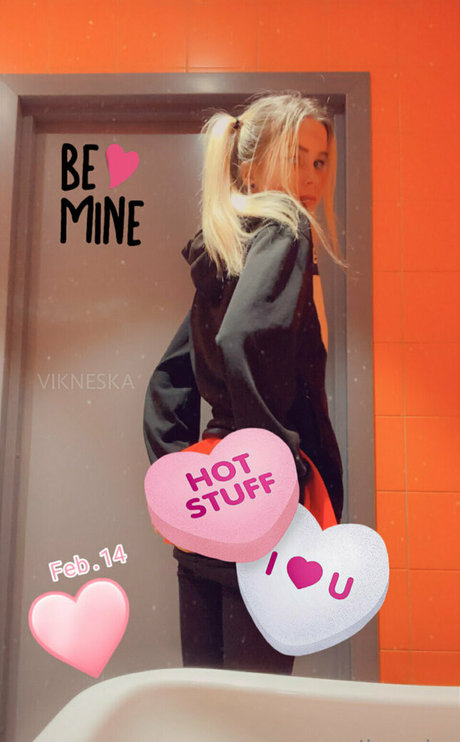 vikneskafree pornographic model image