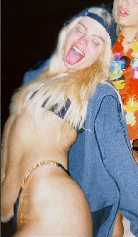 titty fuck onlyfans hot nude gallery