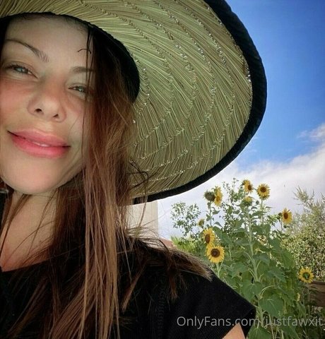 justfawxit pornstar naked images