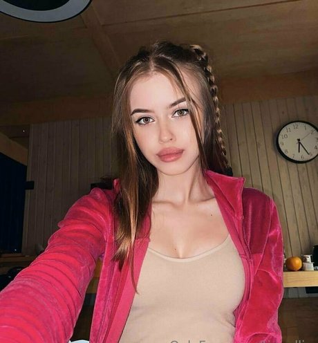 tinyellie pornstar pretty picture