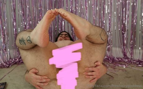 freehairygoddess model erotic photos