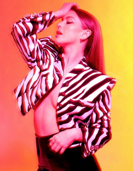 Julianne Hough model sex images