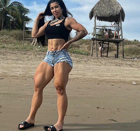 Evelyn Salomon hot actress images