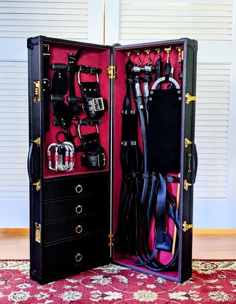 sirrucifer naked model archive