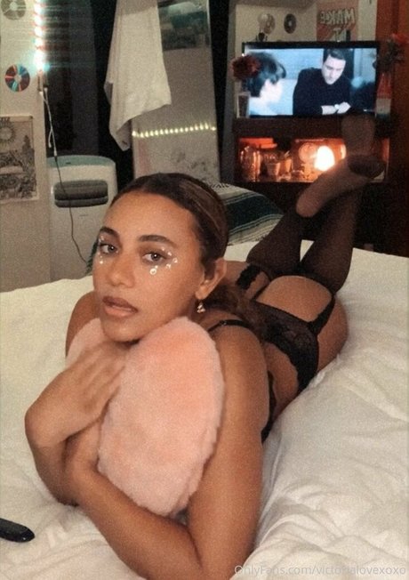 victoriavixo art model galleries