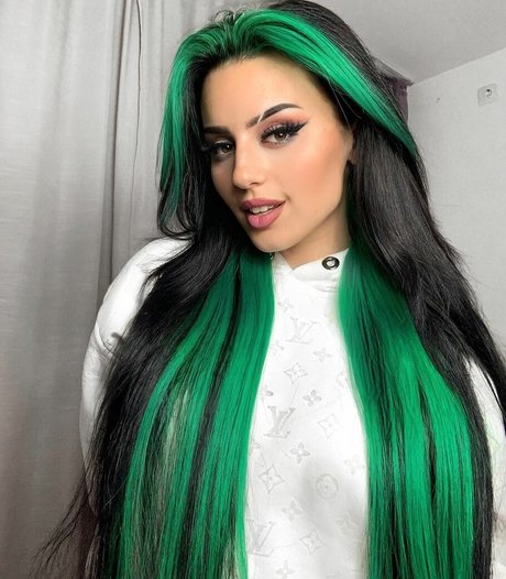 Dilaraa pornographic model pic