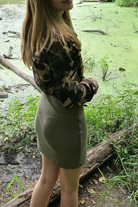 sarahandryan228 model nudes images