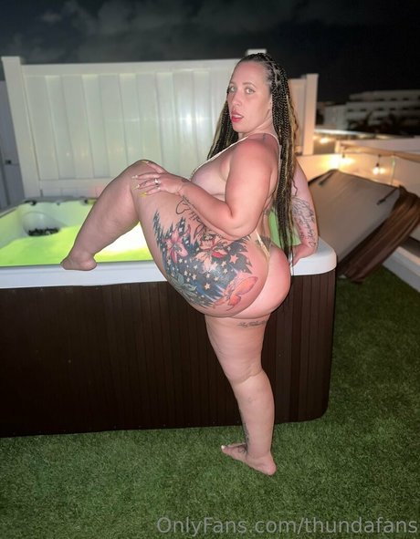 thundafans naked actress images